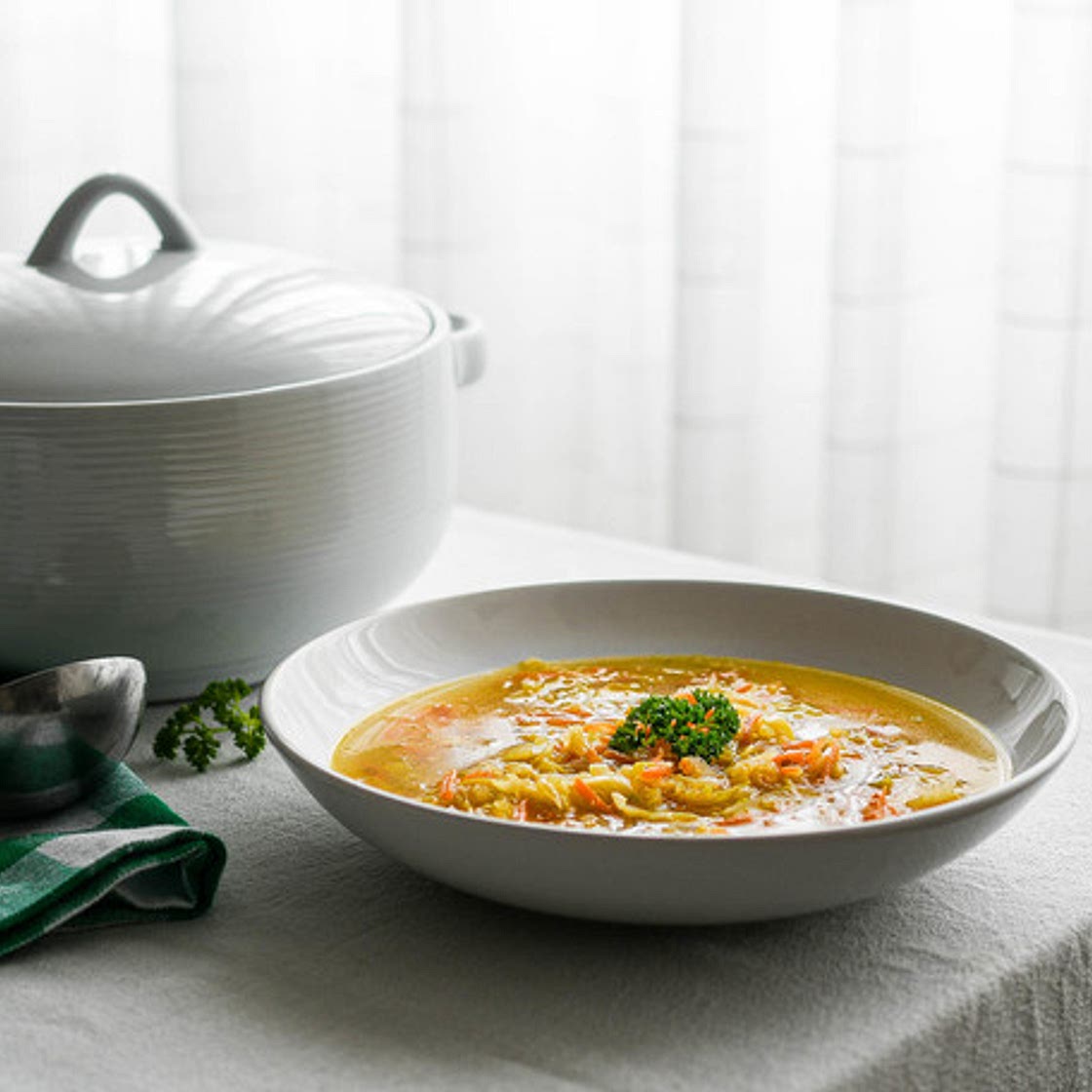 Cómo hacer sopa juliana, receta tradicional fácil, rápida y saludable (que además es vegana)