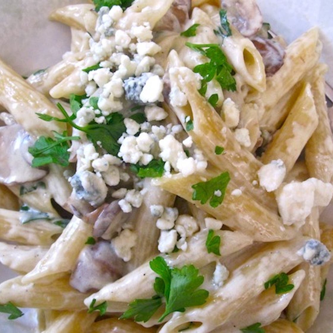 Pasta with Mushrooms and Gorgonzola Cheese Sauce