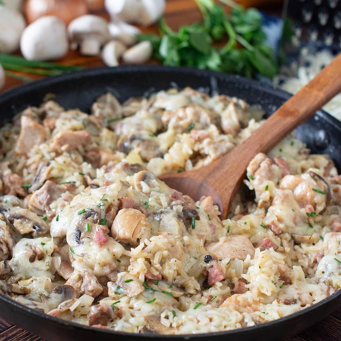 One-Pan Cheesy Chicken and Rice Recipe