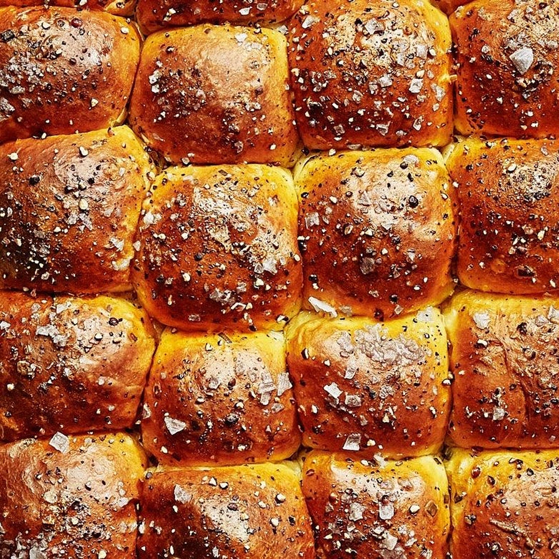 Pull-Apart Sour Cream and Chive Rolls