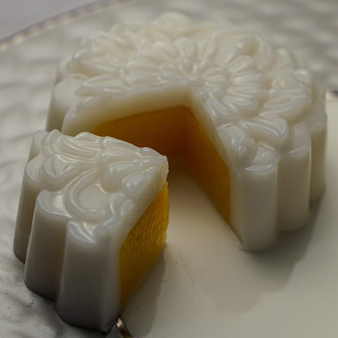 Mango Coconut Jelly Mooncake 芒果椰奶菜燕月饼