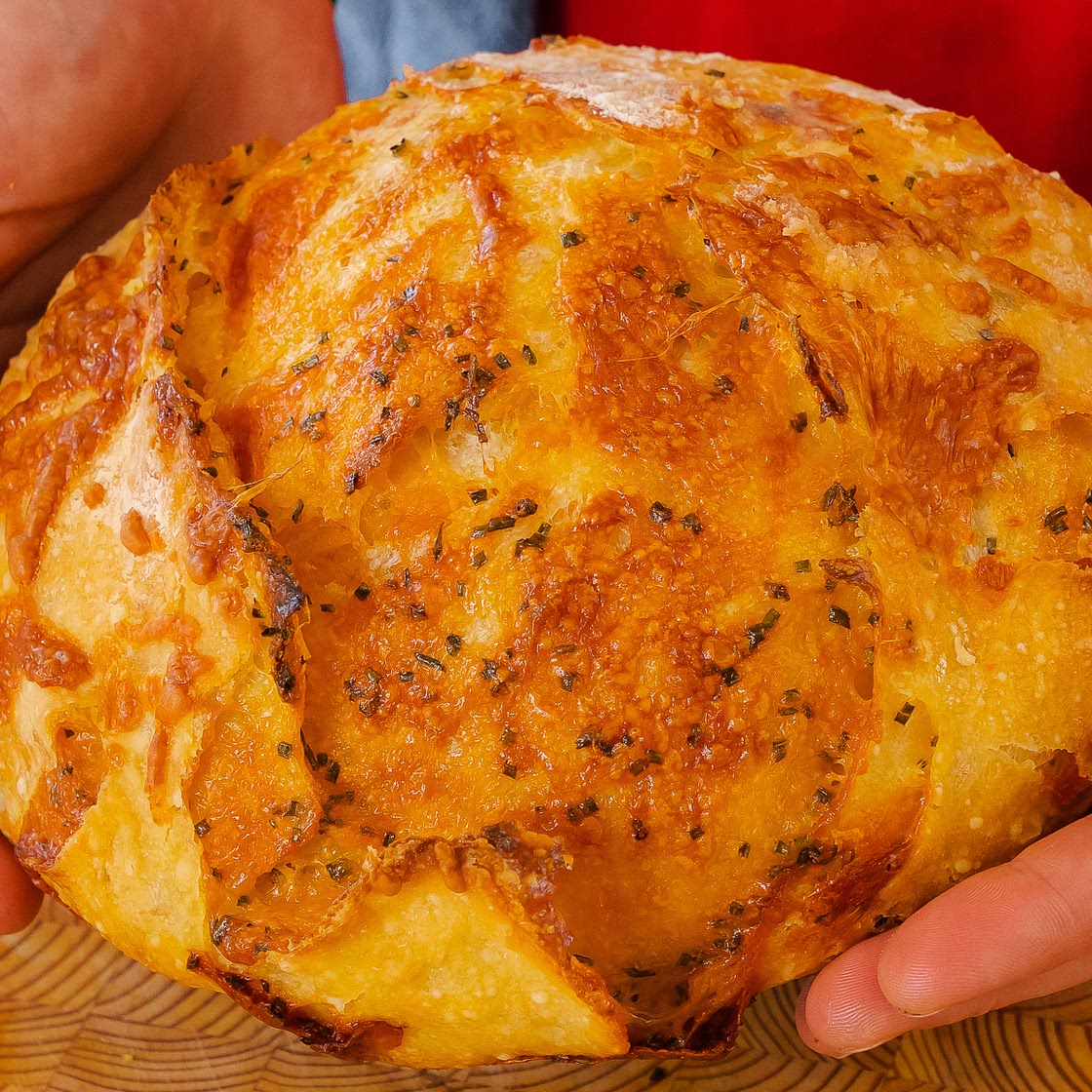 No Knead Market Style Cheese & Herb Bread