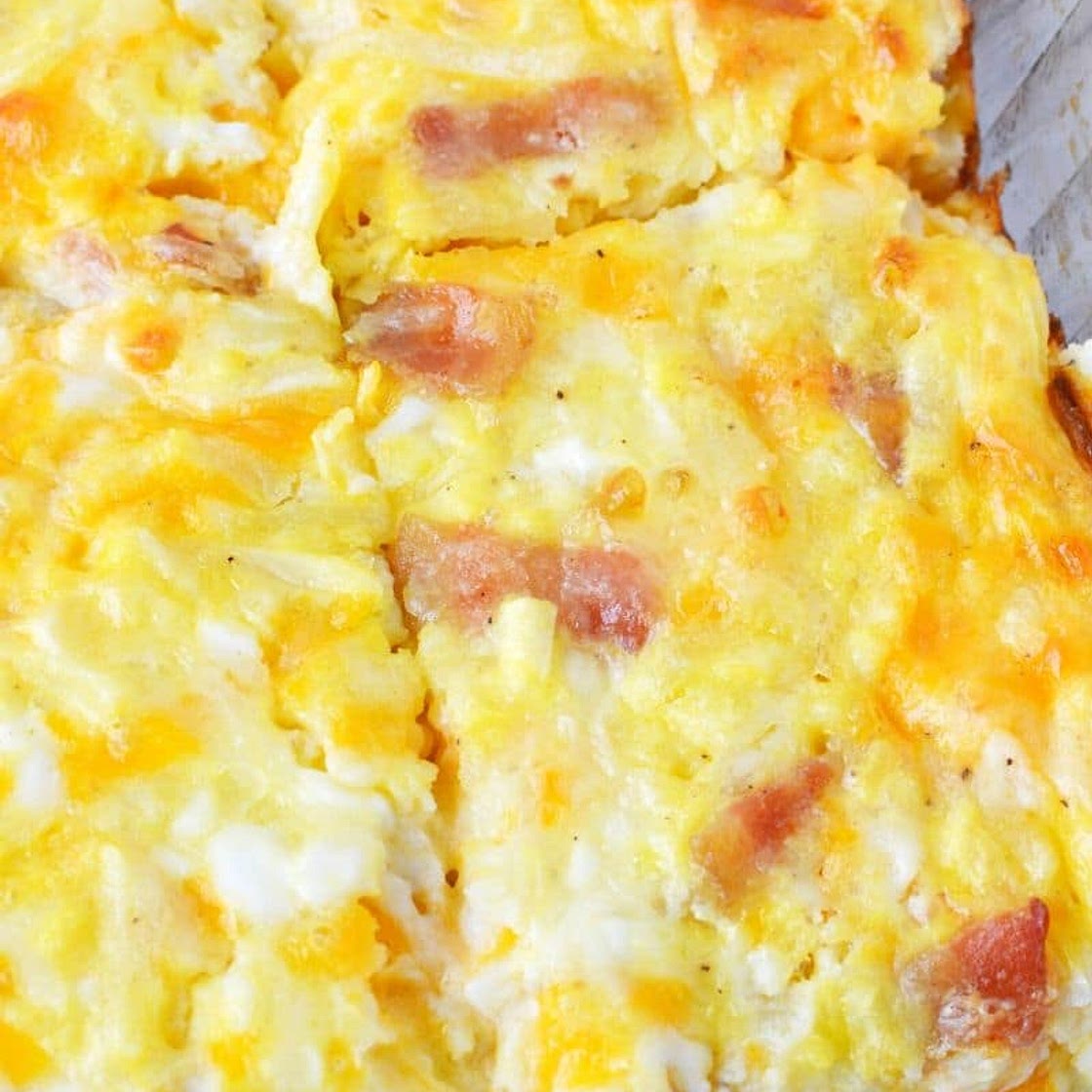 Amish Breakfast Casserole - SUPER CHEESY!