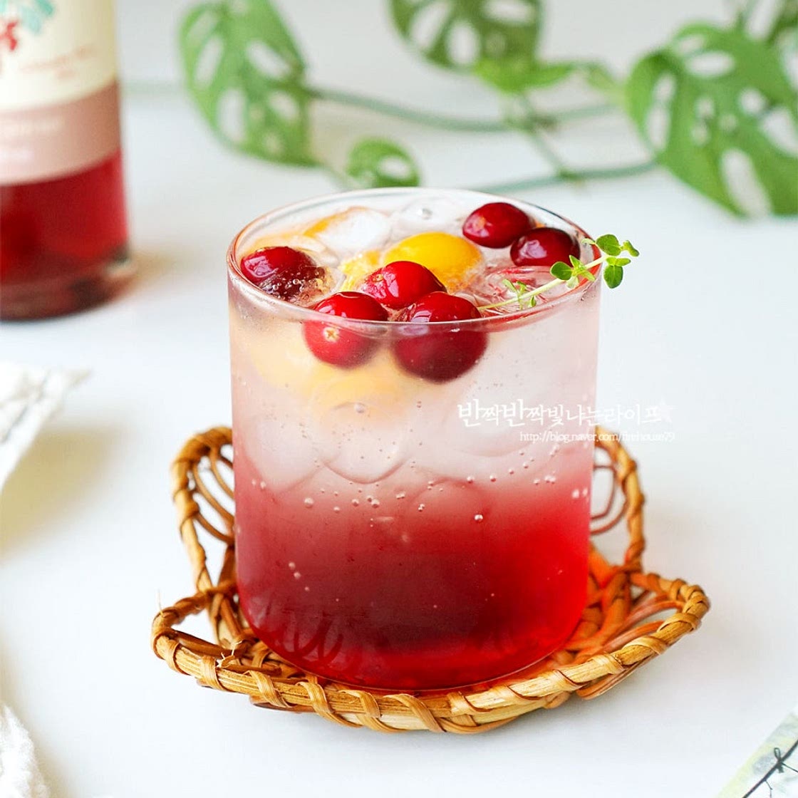 오미자에이드 만들기 오미자청 탄산수 넣은 여름음료