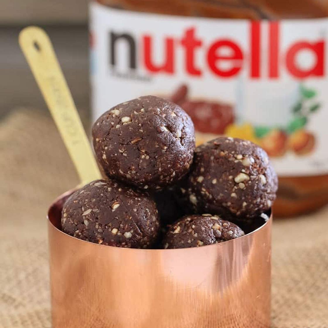 Healthy 'Nutella' Protein Balls | 3 Ingredients