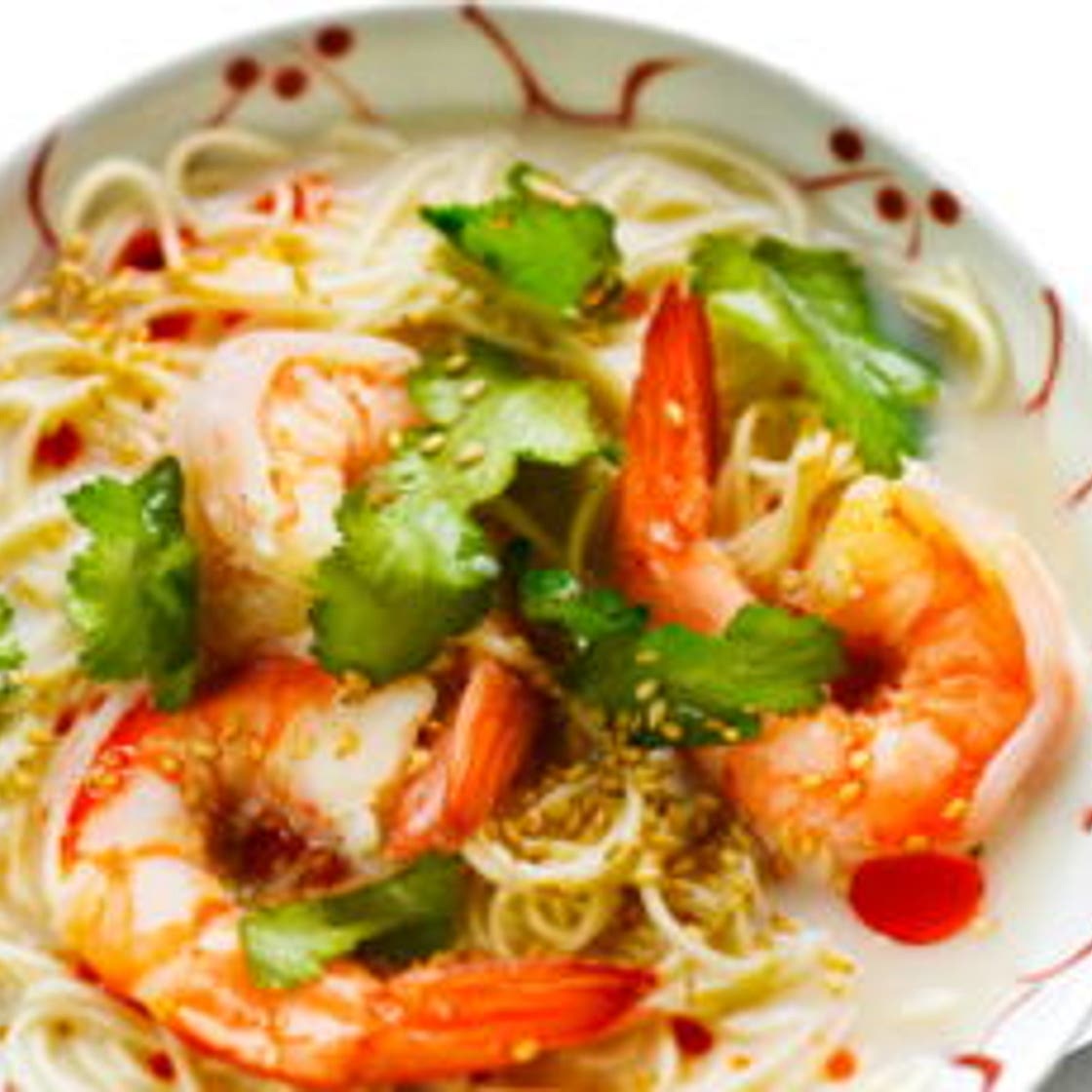 Nouilles aux crevettes et bouillon de coco