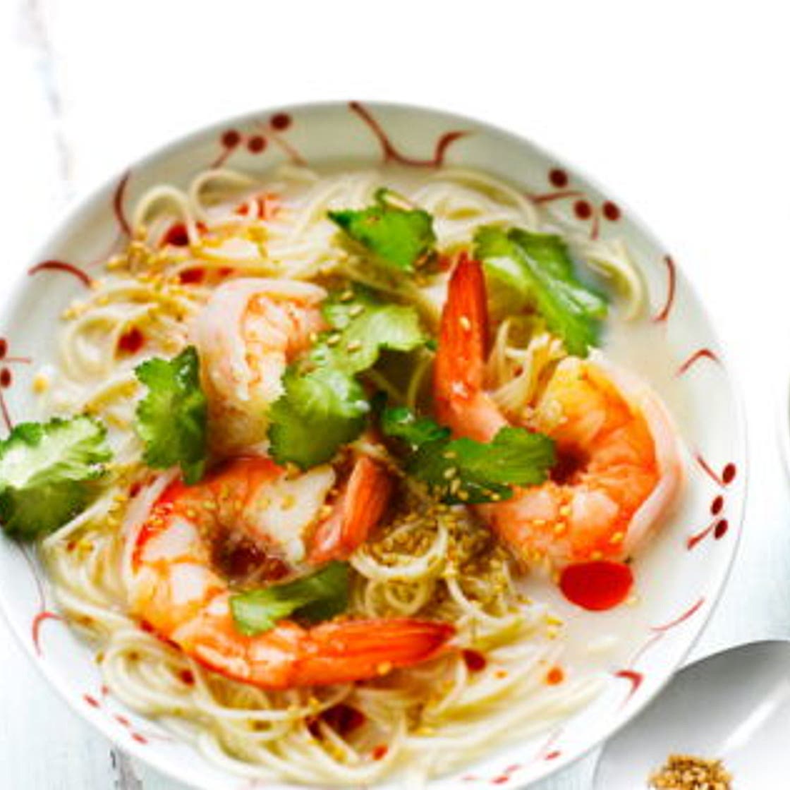 Nouilles aux crevettes et bouillon de coco