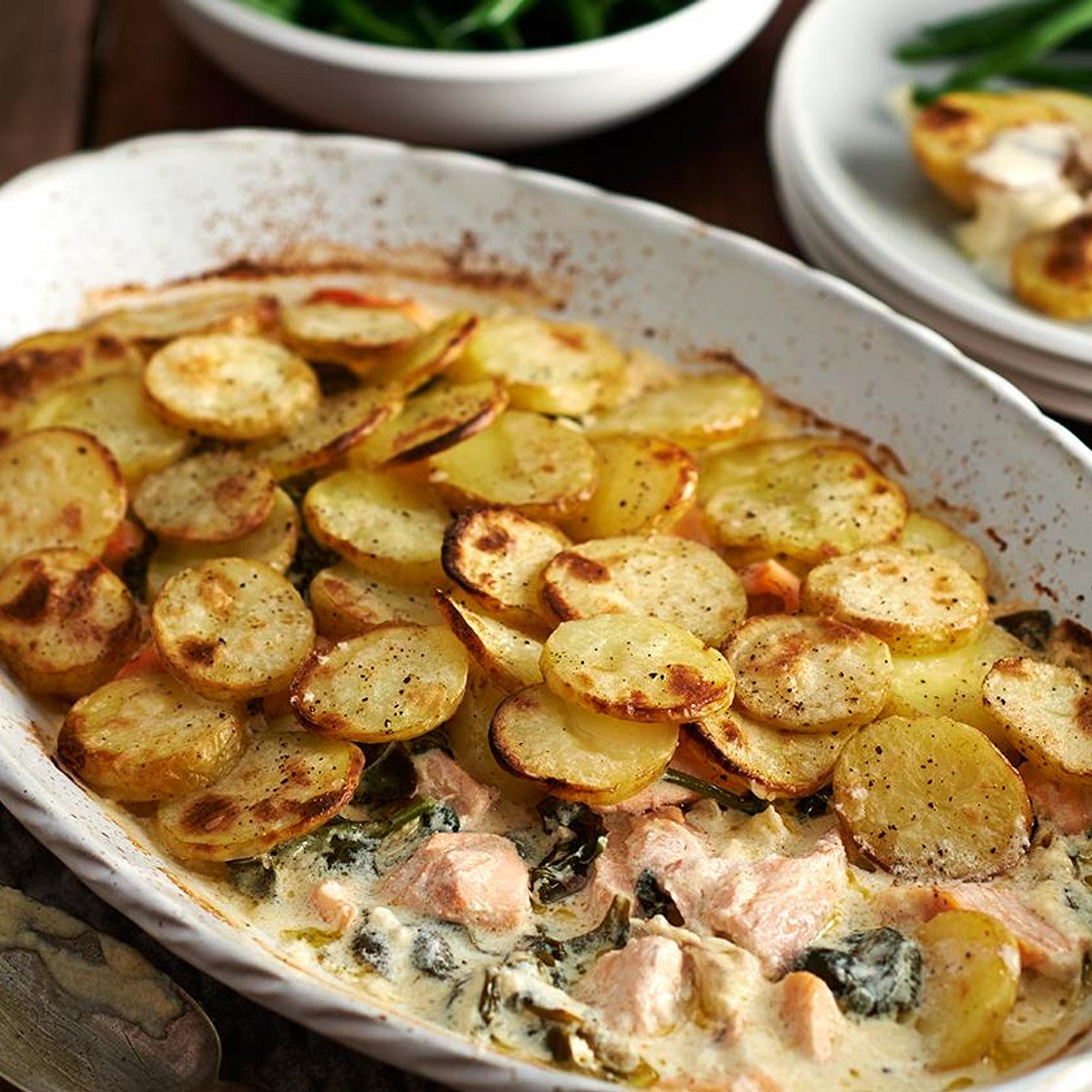 Salmon, spinach and crème fraîche bake