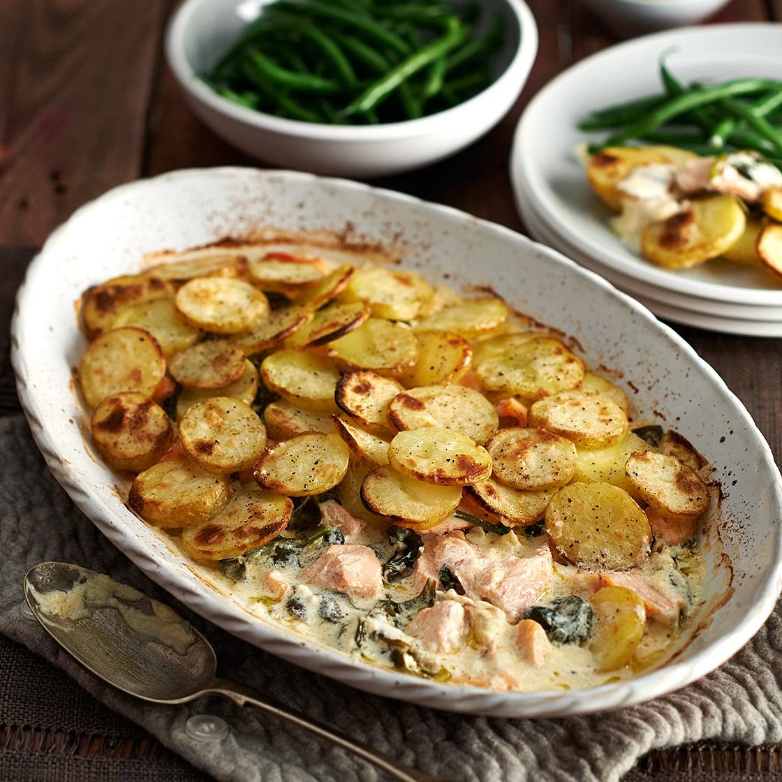 Salmon, spinach and crème fraîche bake