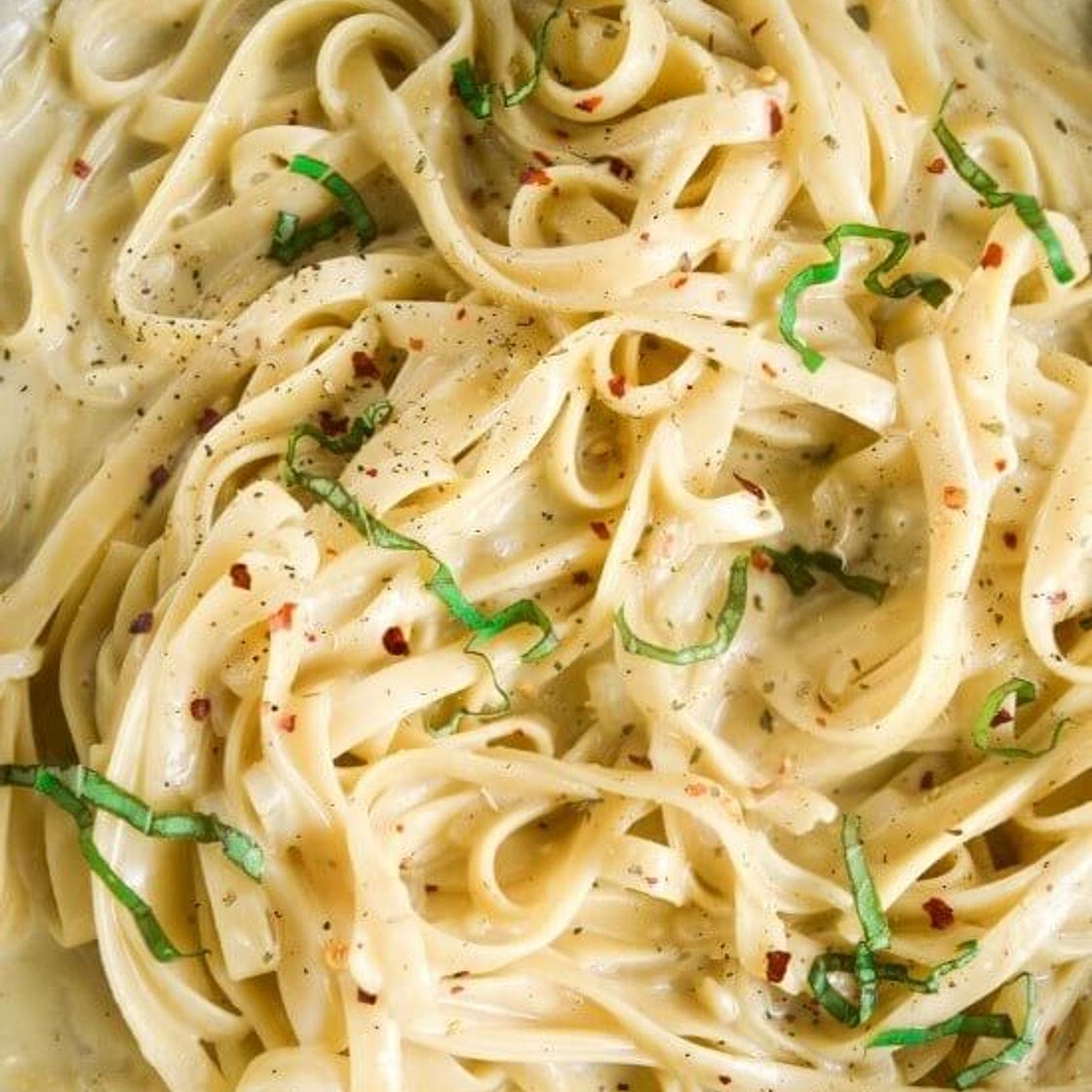 One Pot Creamy Garlic Pasta