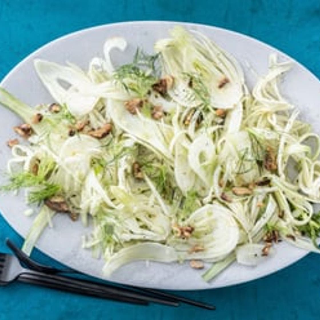 Fenchelsalat mit Apfel und Baumnüssen