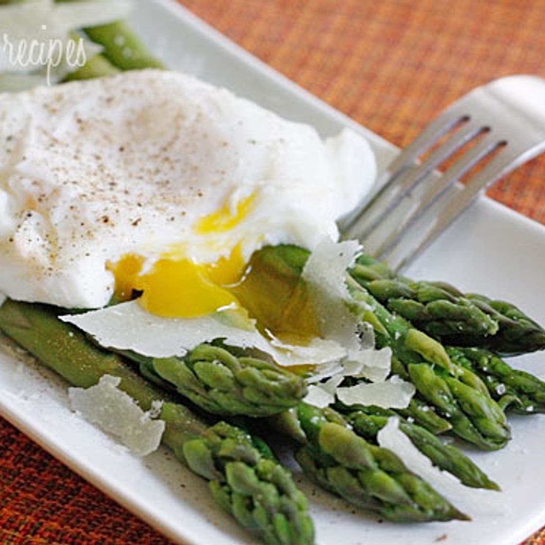 Steamed Asparagus with Poached Eggs