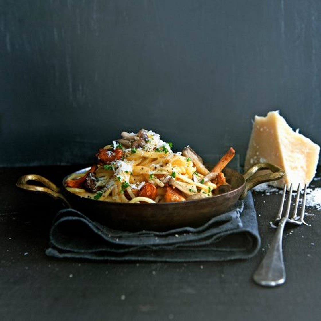 snelle pasta carbonara met paddenstoelen