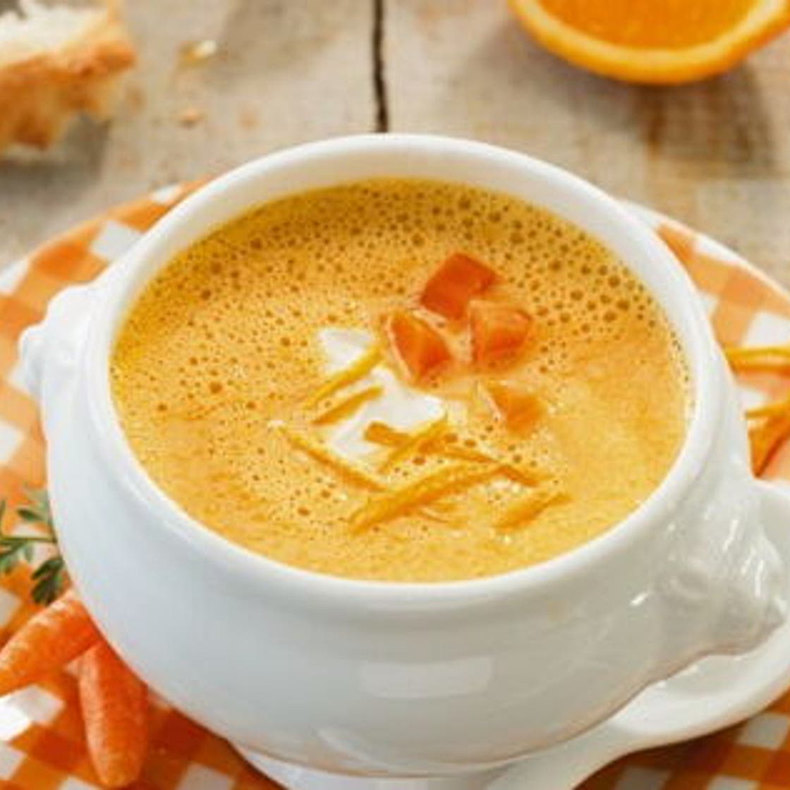 Soupe de carotte et orange à la crème fraîche