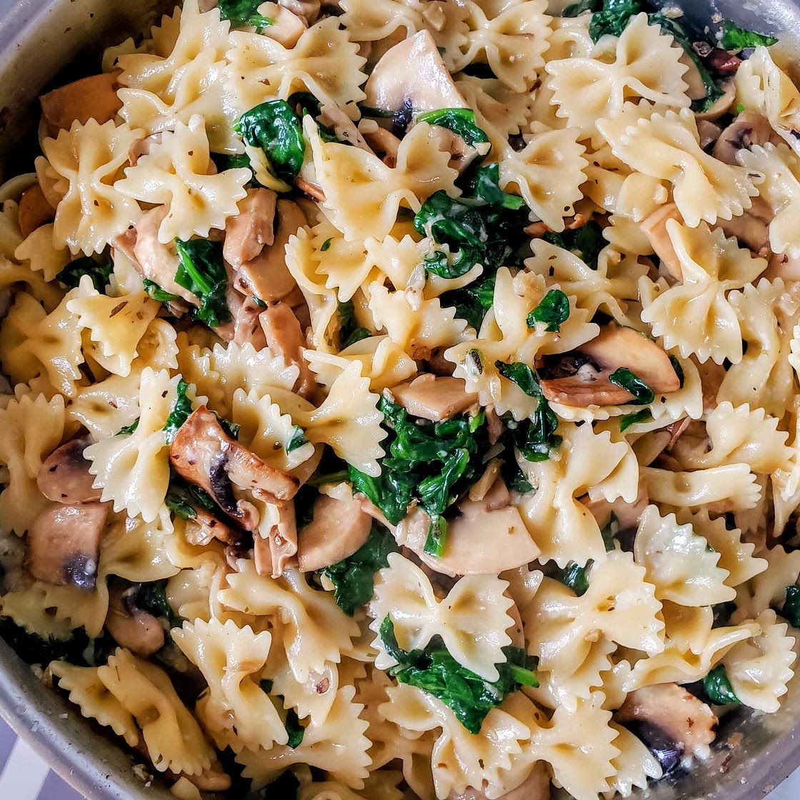 Farfalle Pasta with Mushrooms and Spinach