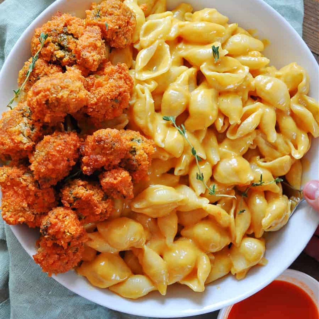 Vegan Buffalo Broccoli Mac and Cheese