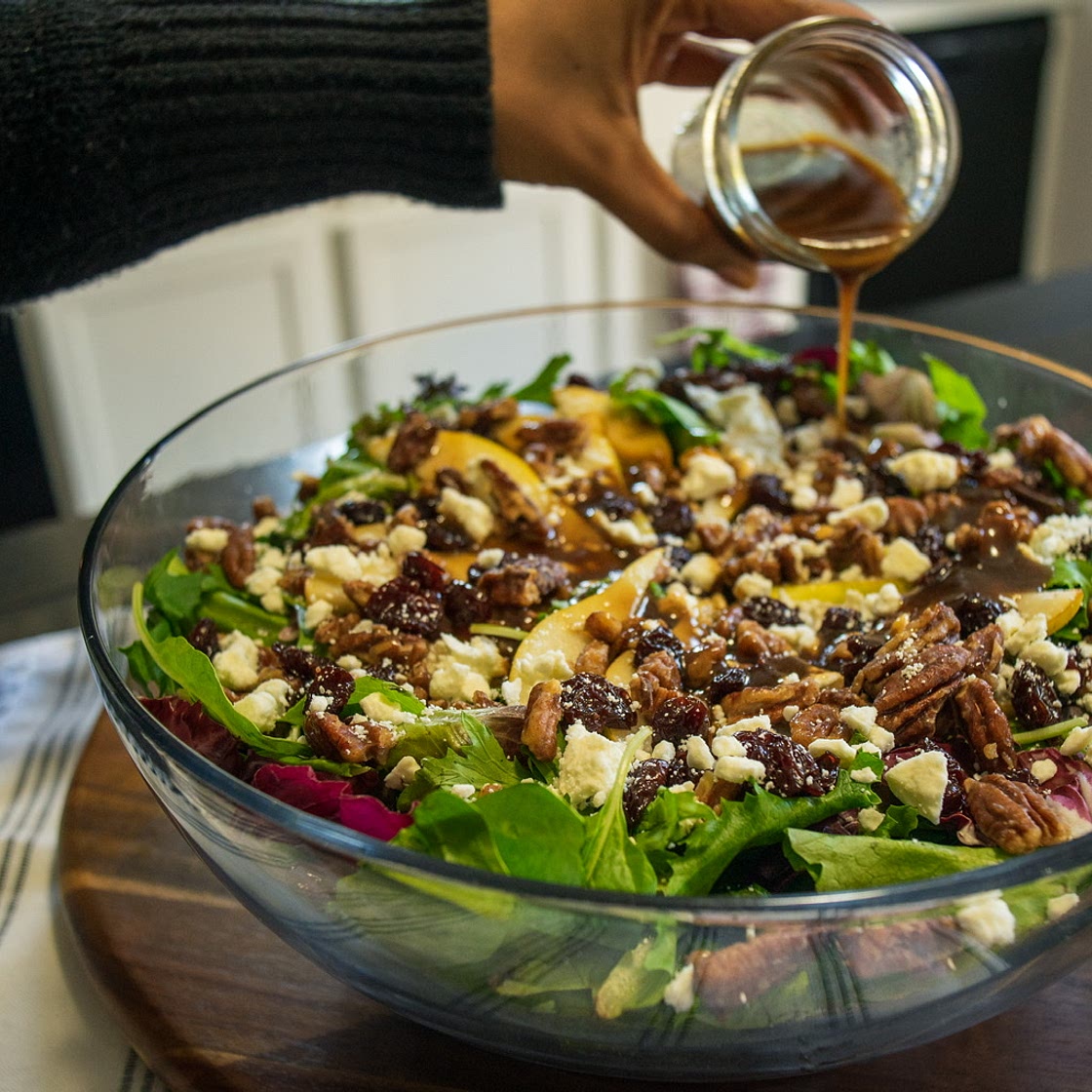 Pear and Candied Pecan Salad With Balsamic Vinaigrette
