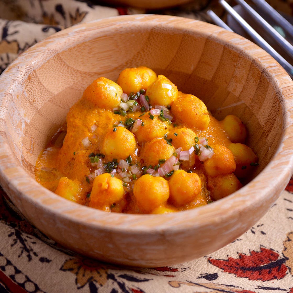 Pastelito de patata con garbanzos (Alloo tikki)