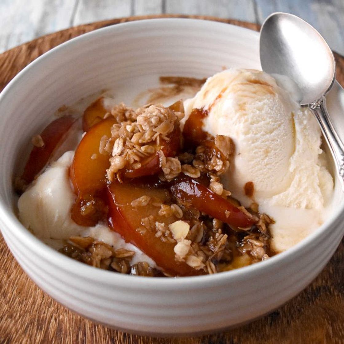 Easy Skillet Peach Crisp