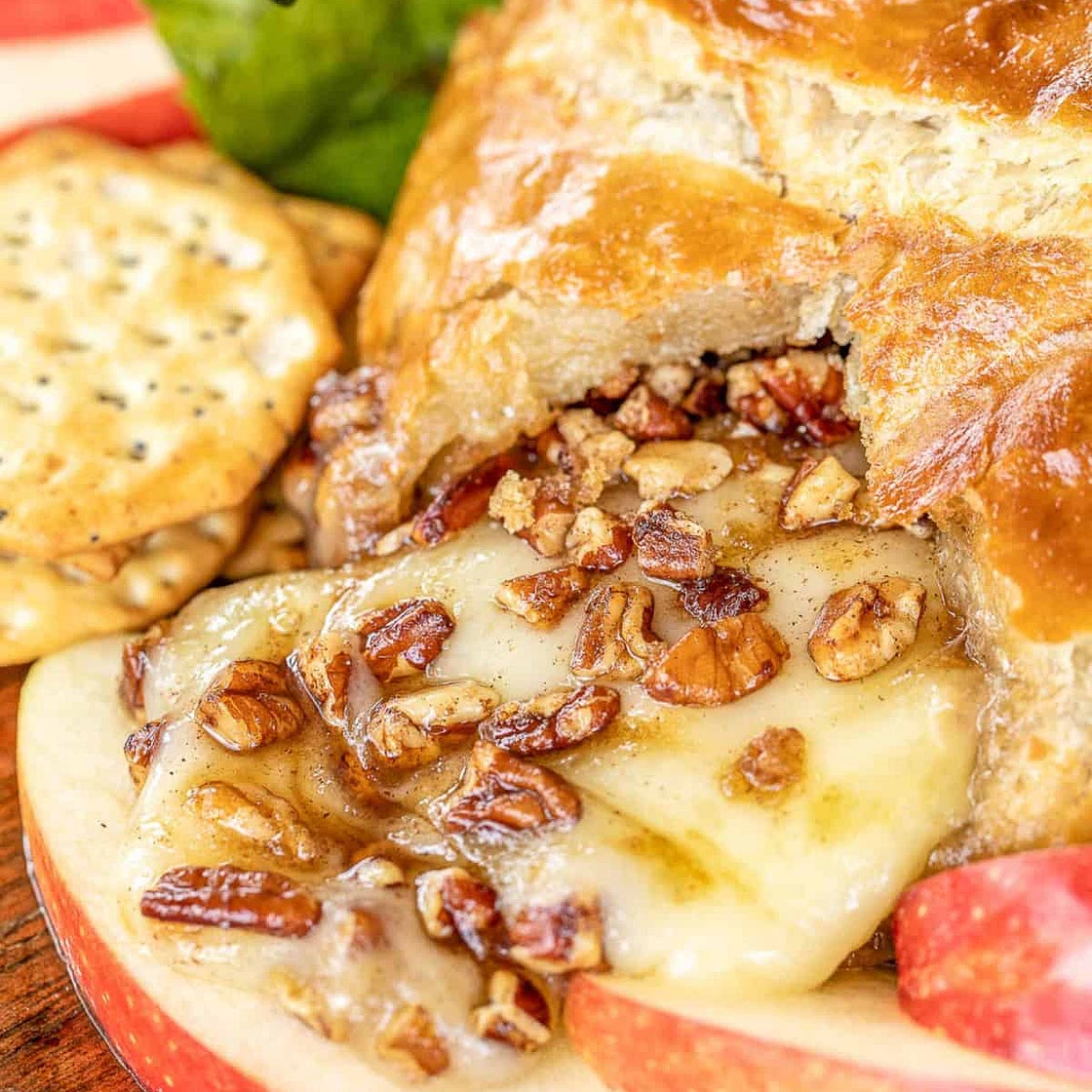 Air Fryer Baked Brie in Puff Pastry