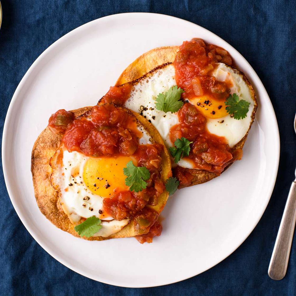 Huevos Rancheros (Eggs With Ranchera Sauce)