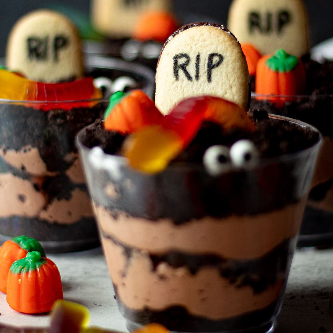 Halloween Dirt Cups - Worms and Dirt Halloween Desserts