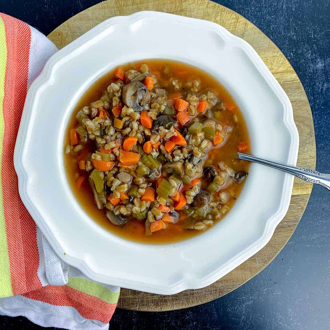 Easy Delicious Mushroom Barley Soup