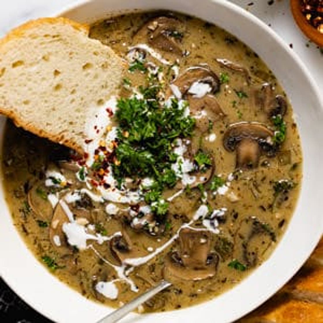 30 Minute One Pot Creamy Vegan Mushroom Soup