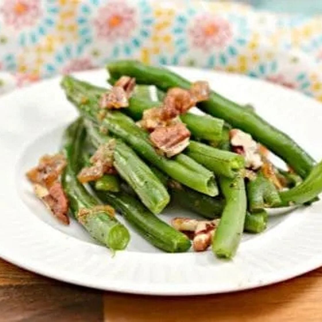 Keto Roasted Green Beans with Pecans