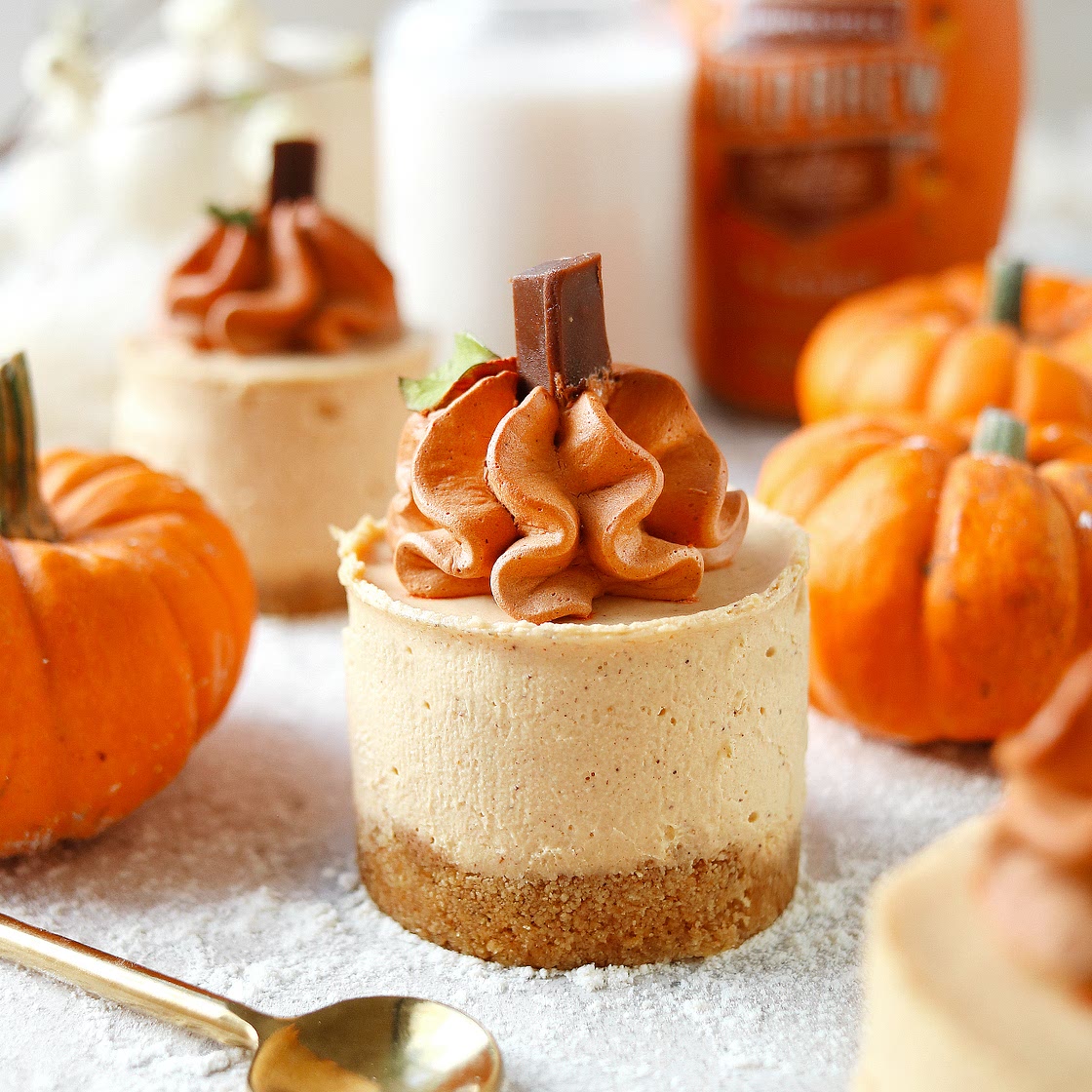 Mini Vegan Pumpkin Cheesecakes