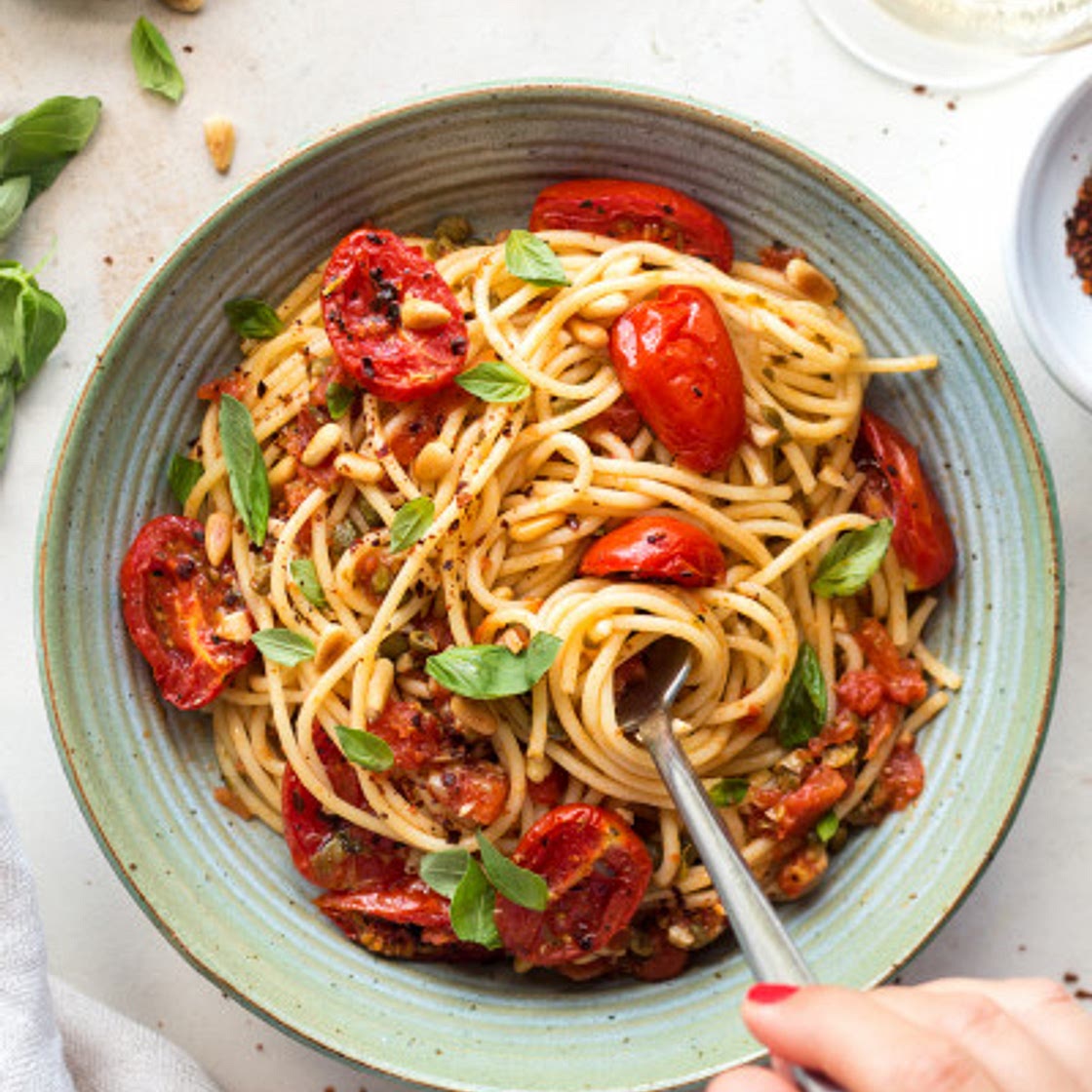 Roasted tomato and basil pasta