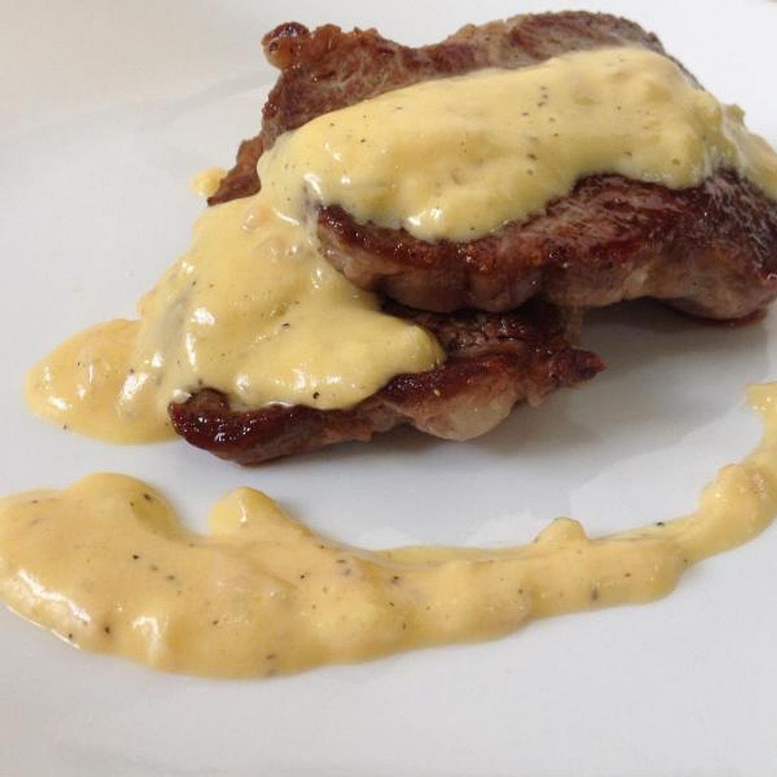 Receita de Medalhão de filé mignon ao molho holandês