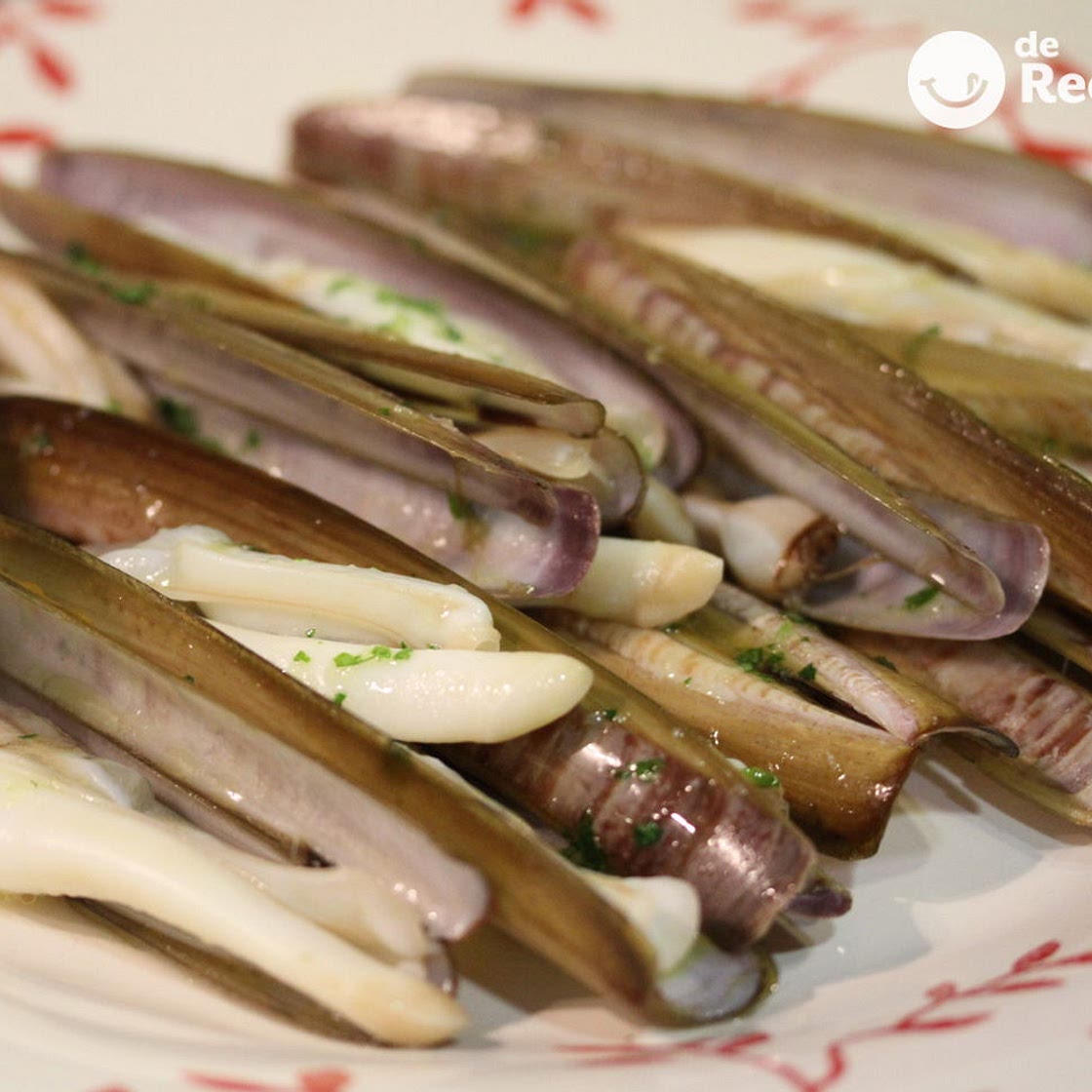 Navajas gallegas a la plancha con ajo y perejil