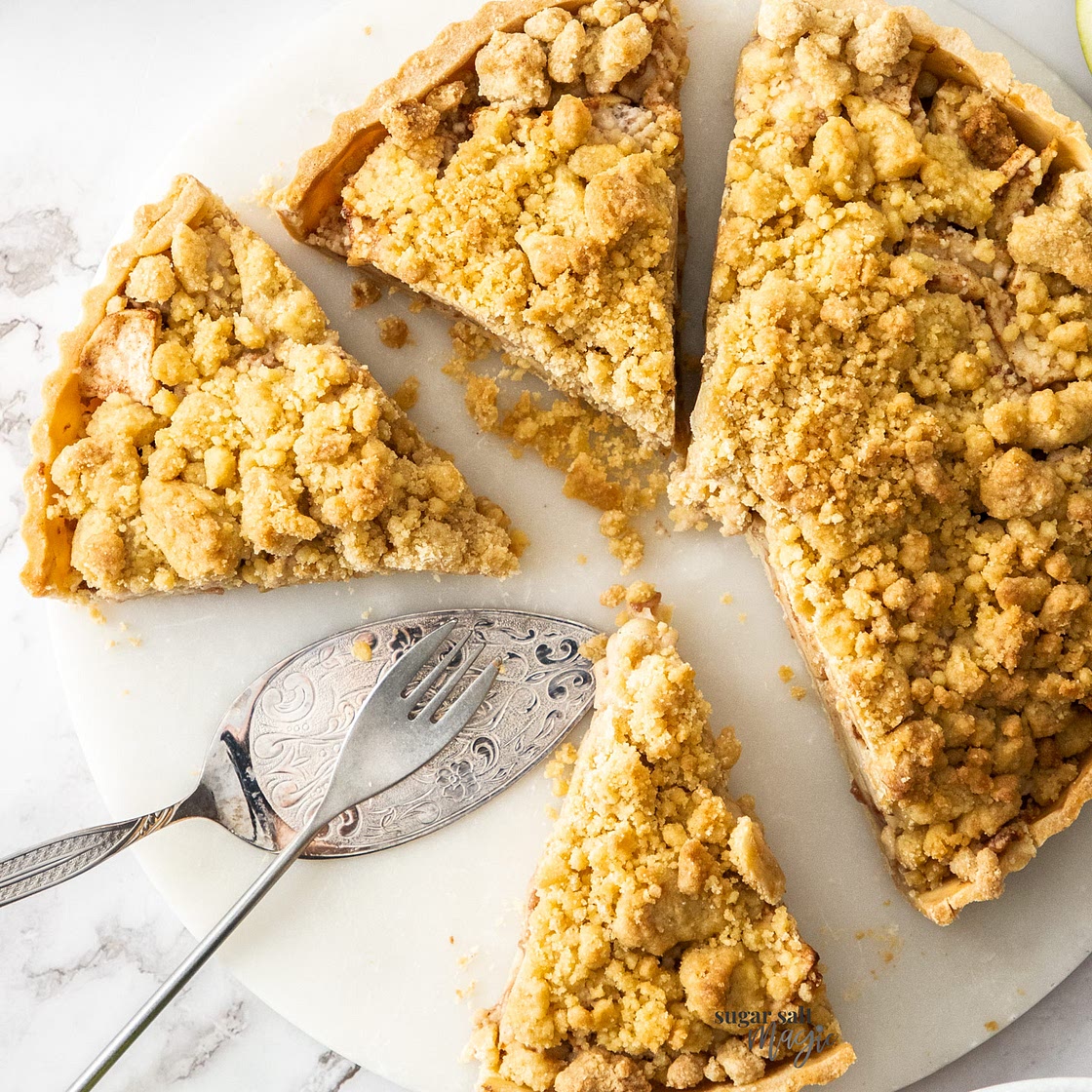 Apple Crumble Tart