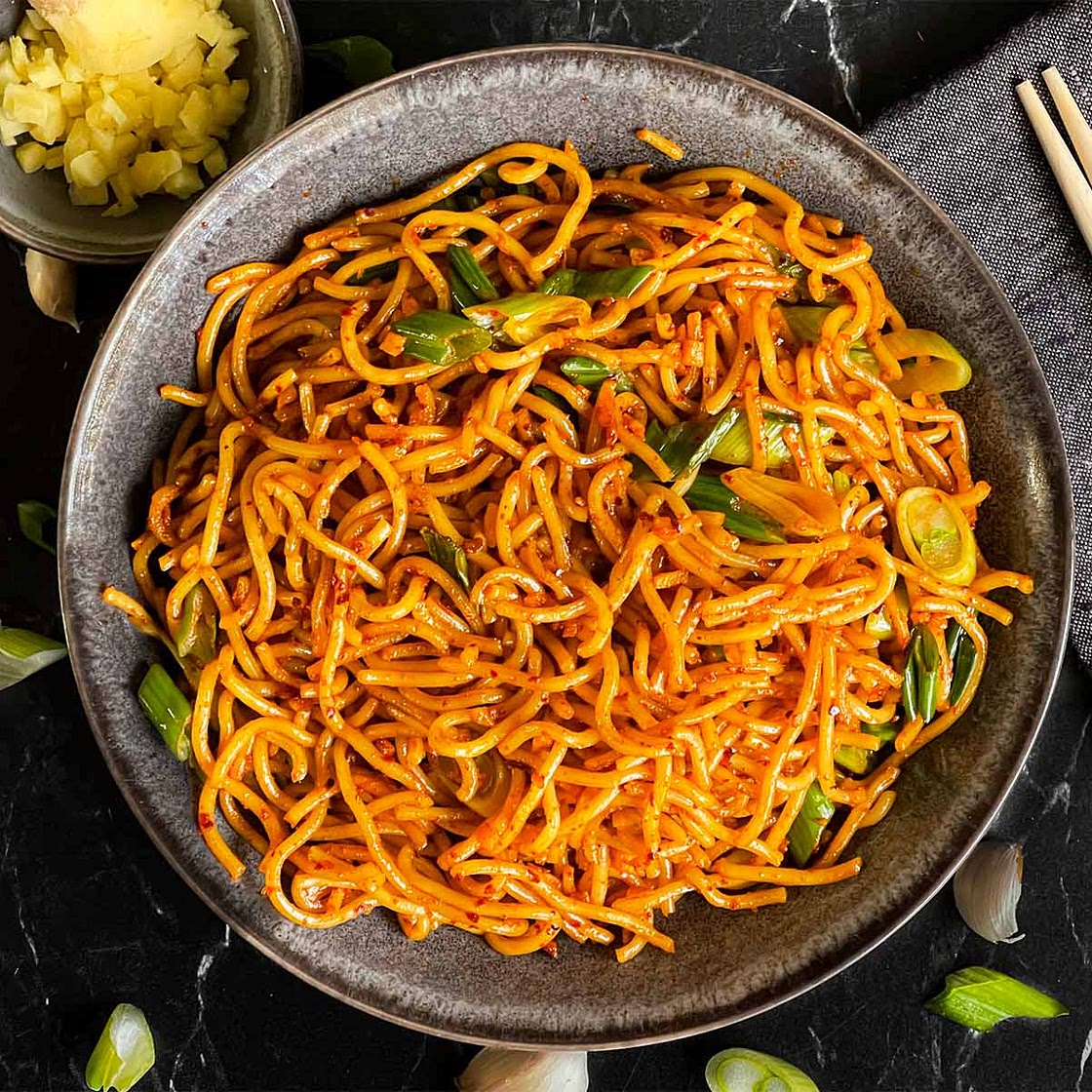 Quick And Easy Spicy Garlic Noodles