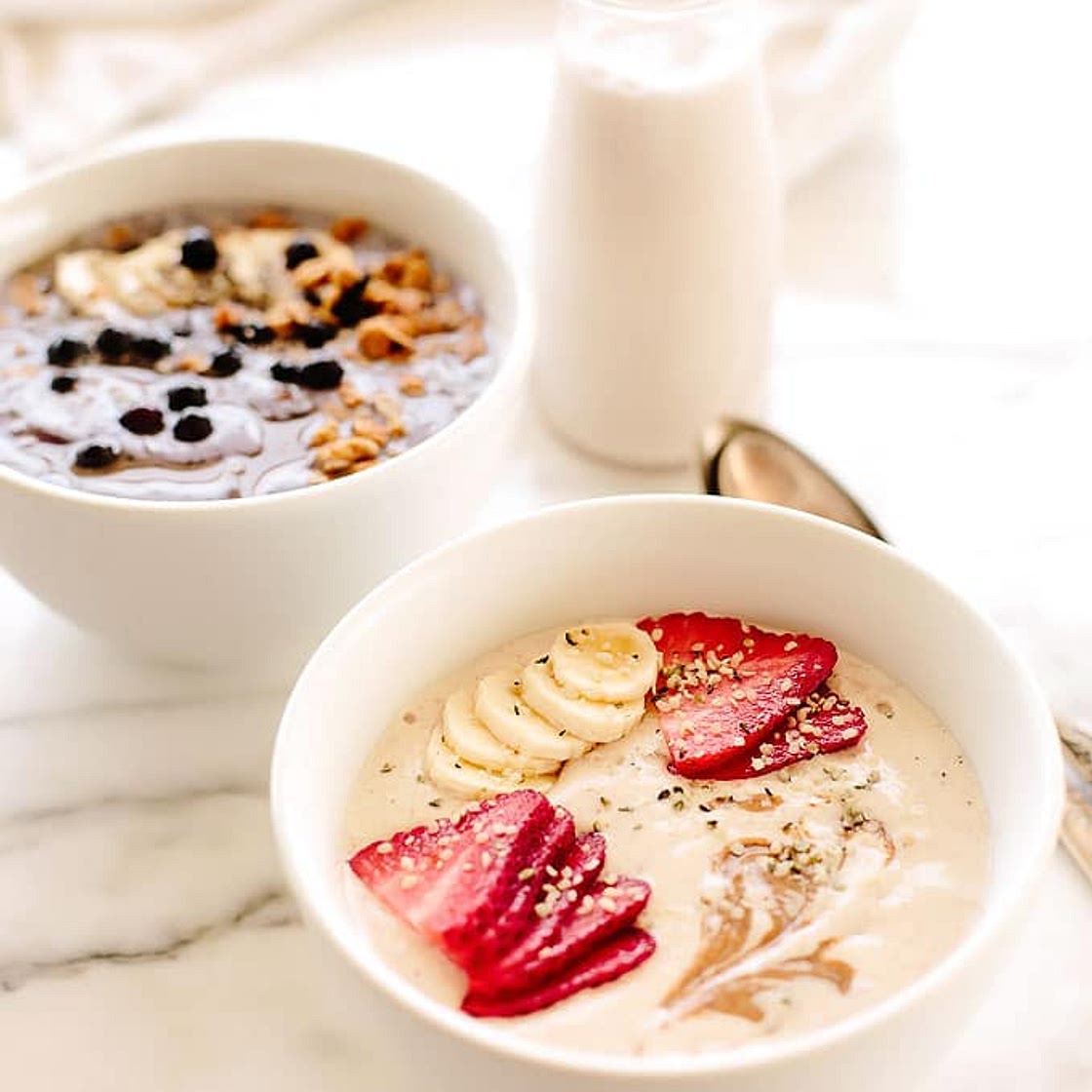 Creamy Banana Almond Protein Smoothie Bowl