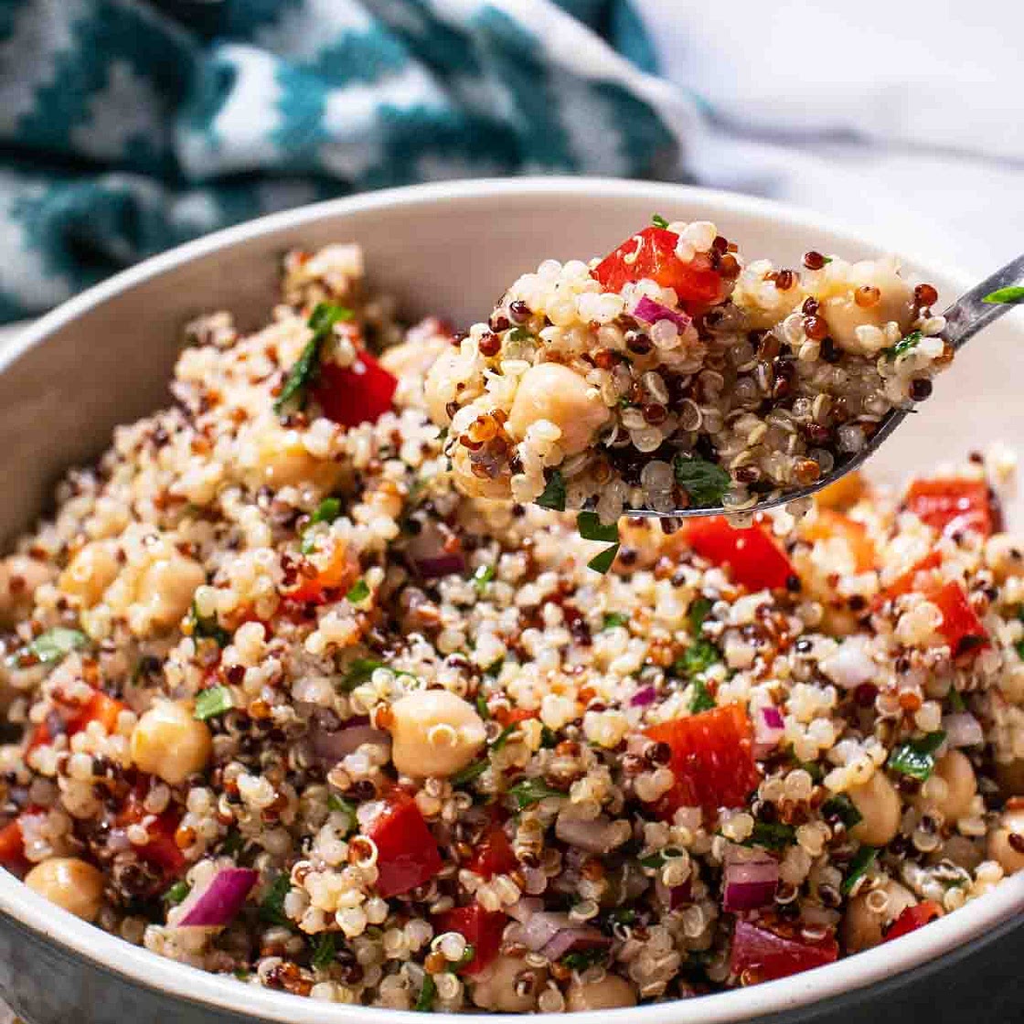 Quinoa Salad with Chickpeas