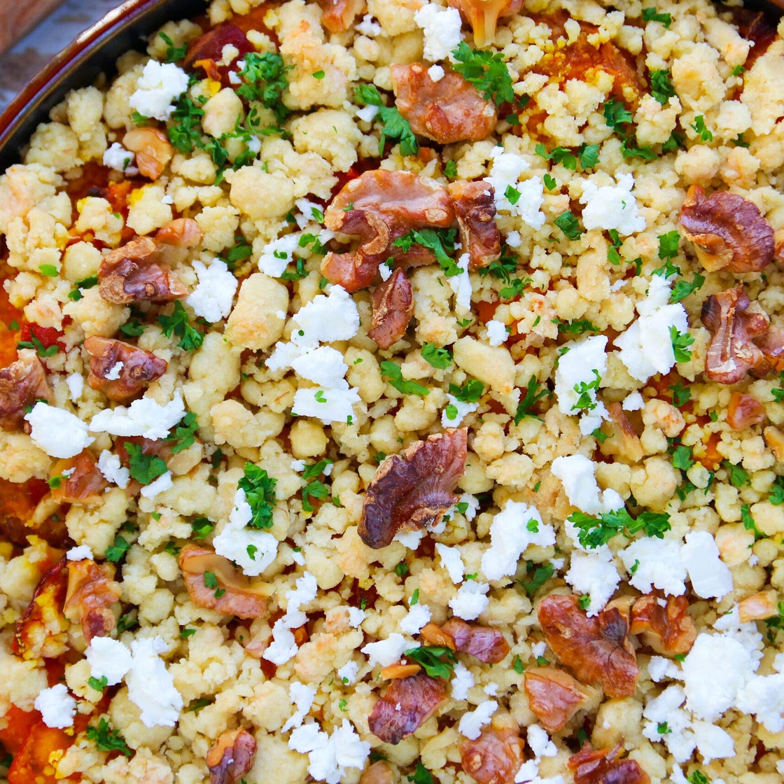 Crumble salé aux légumes d'hiver, feta et noix