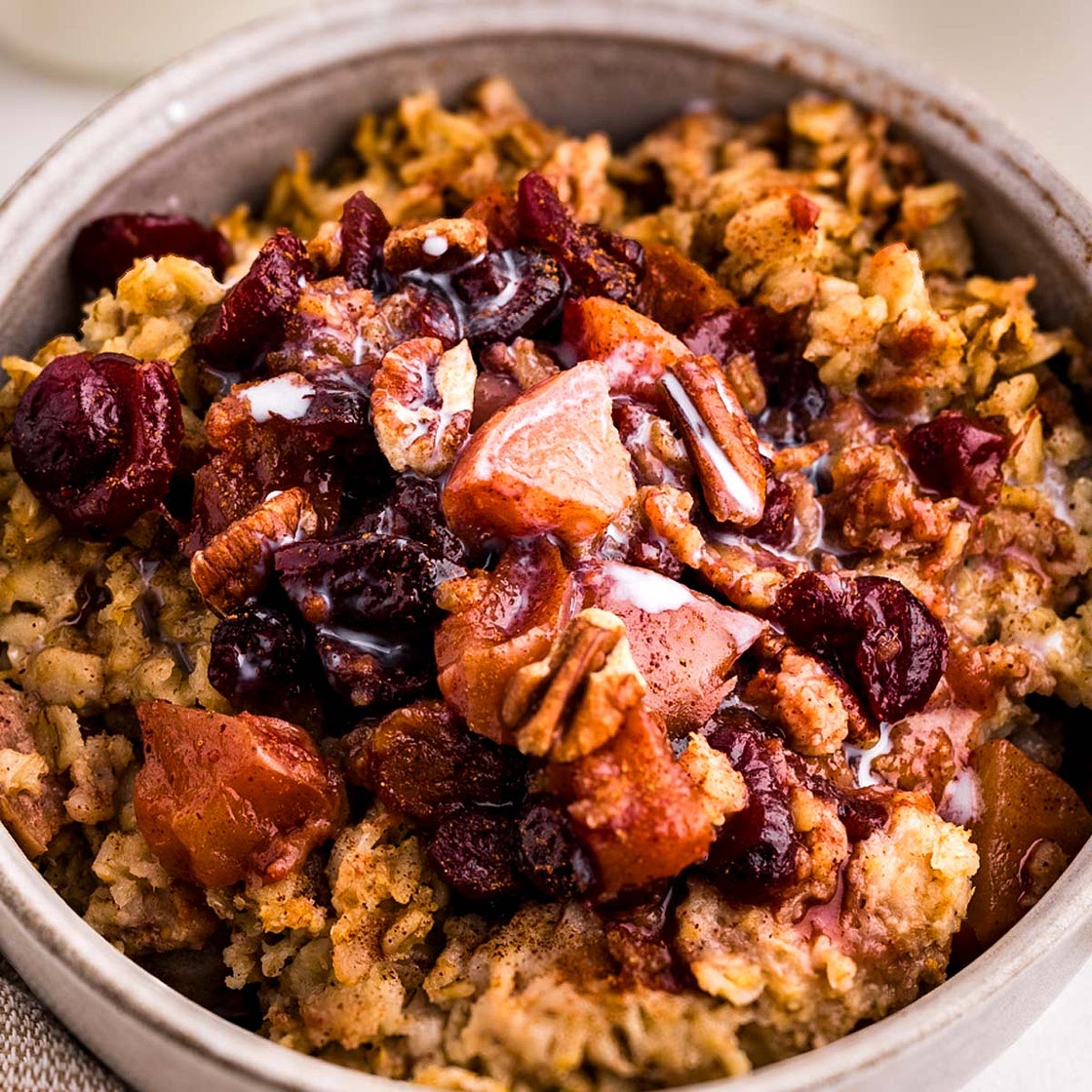 Crockpot Apple Cinnamon Oatmeal