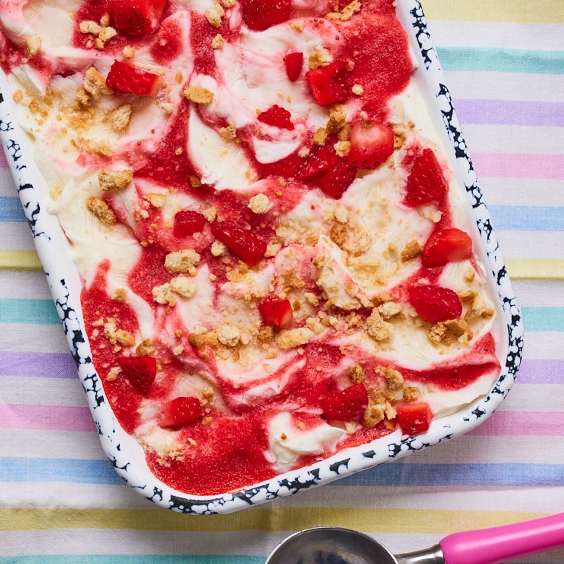 Strawberry Cheesecake Frozen Yoghurt | Slimming & Weight Watchers Friendly