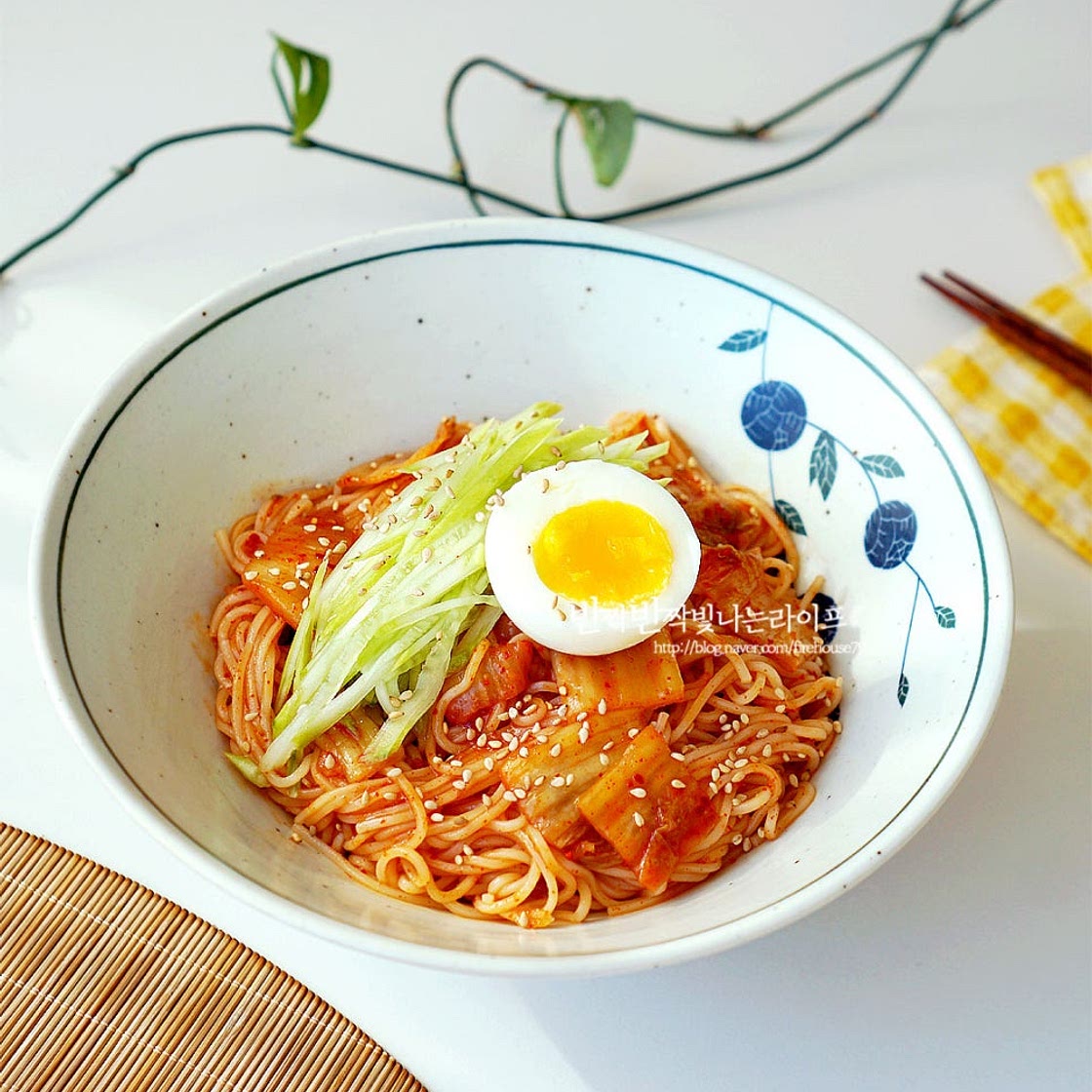 비빔국수 양념장 김치비빔국수 레시피 간단한 비빔국수 만드는법