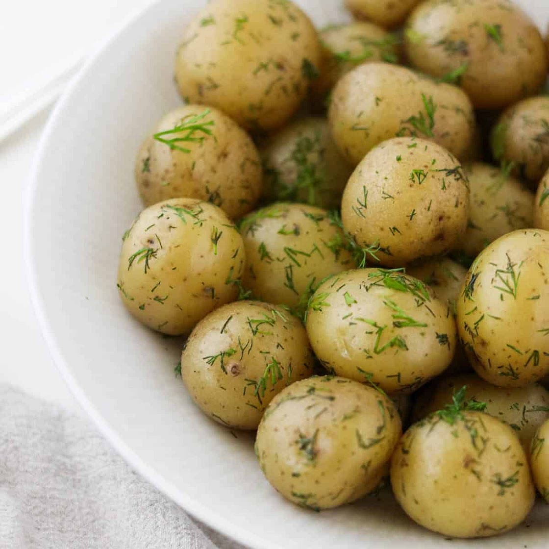 Buttery Swedish Dill Potatoes (Färskpotatis med Dill)