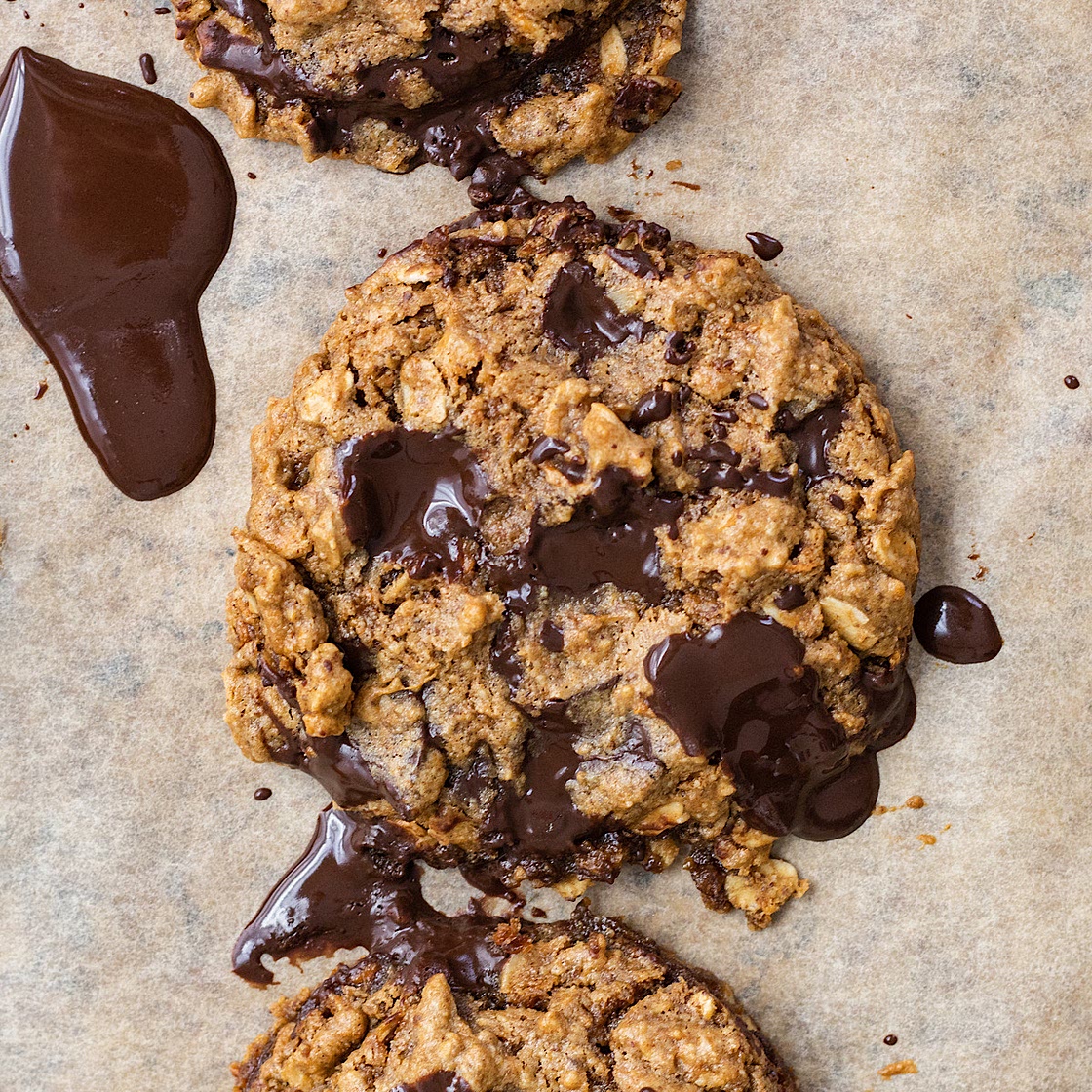 Sweet potato oatmeal chocolate chip cookies (vegan)