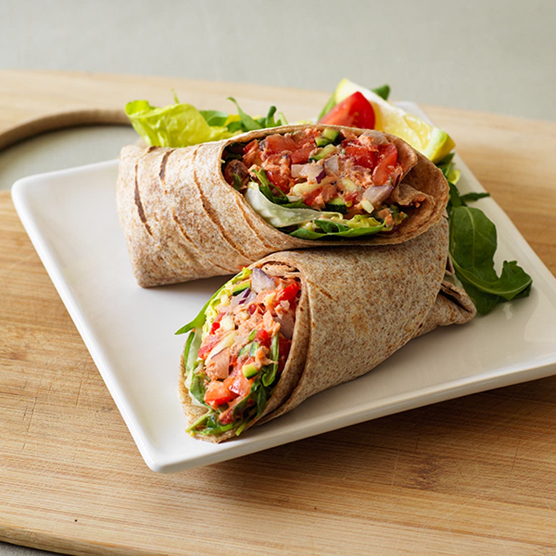 Salmon, red onion and sweet pepper wraps