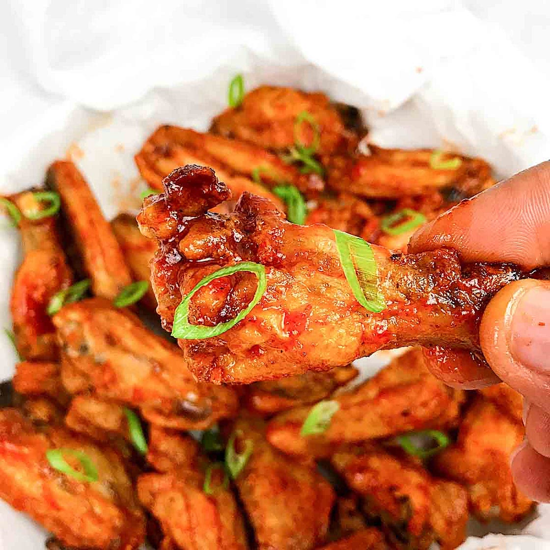 Crispy Honey Sriracha Chicken Wings (Air fryer and Oven)