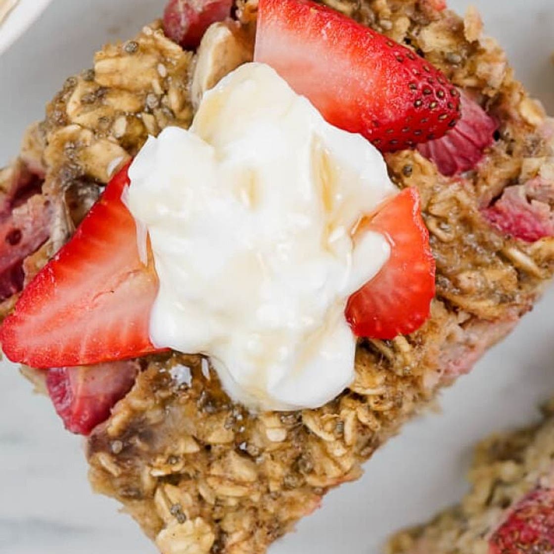 Strawberry Banana Baked Oatmeal