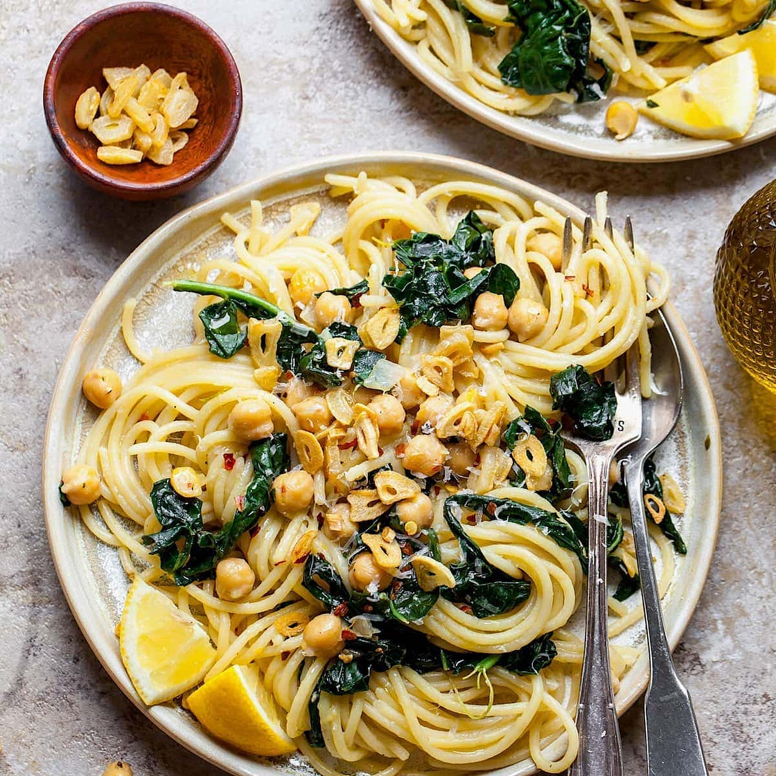 Spaghetti with Chickpeas & Kale