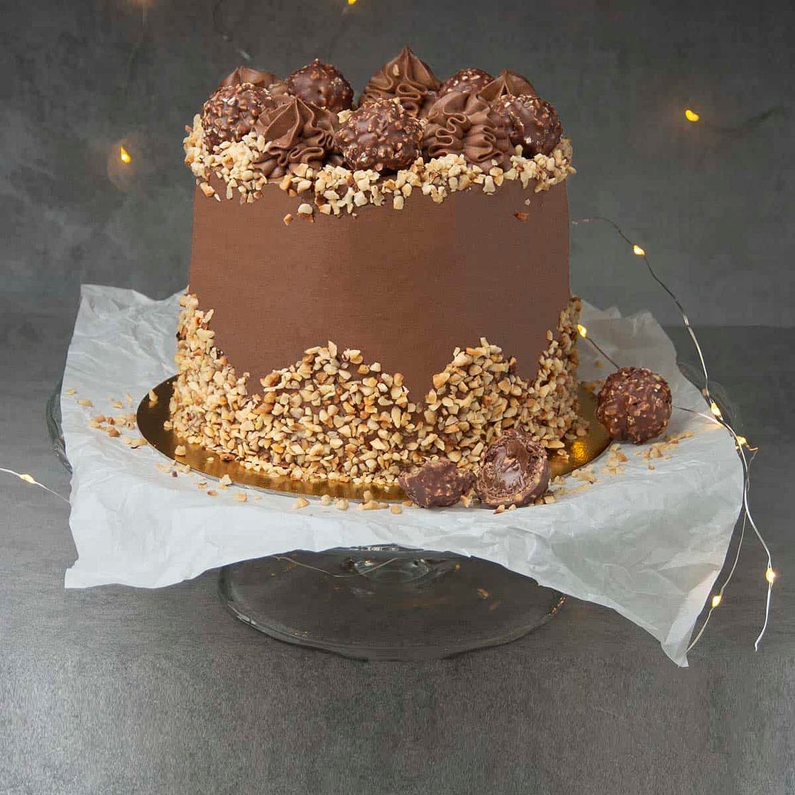 The BEST Ferrero Rocher cake (VIDEO)