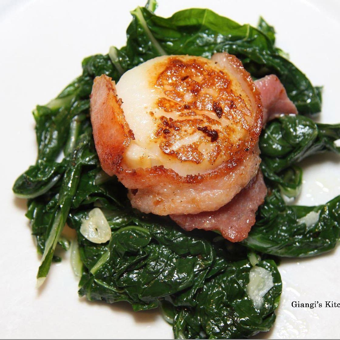 Scallops with Garlic with Swiss Chard