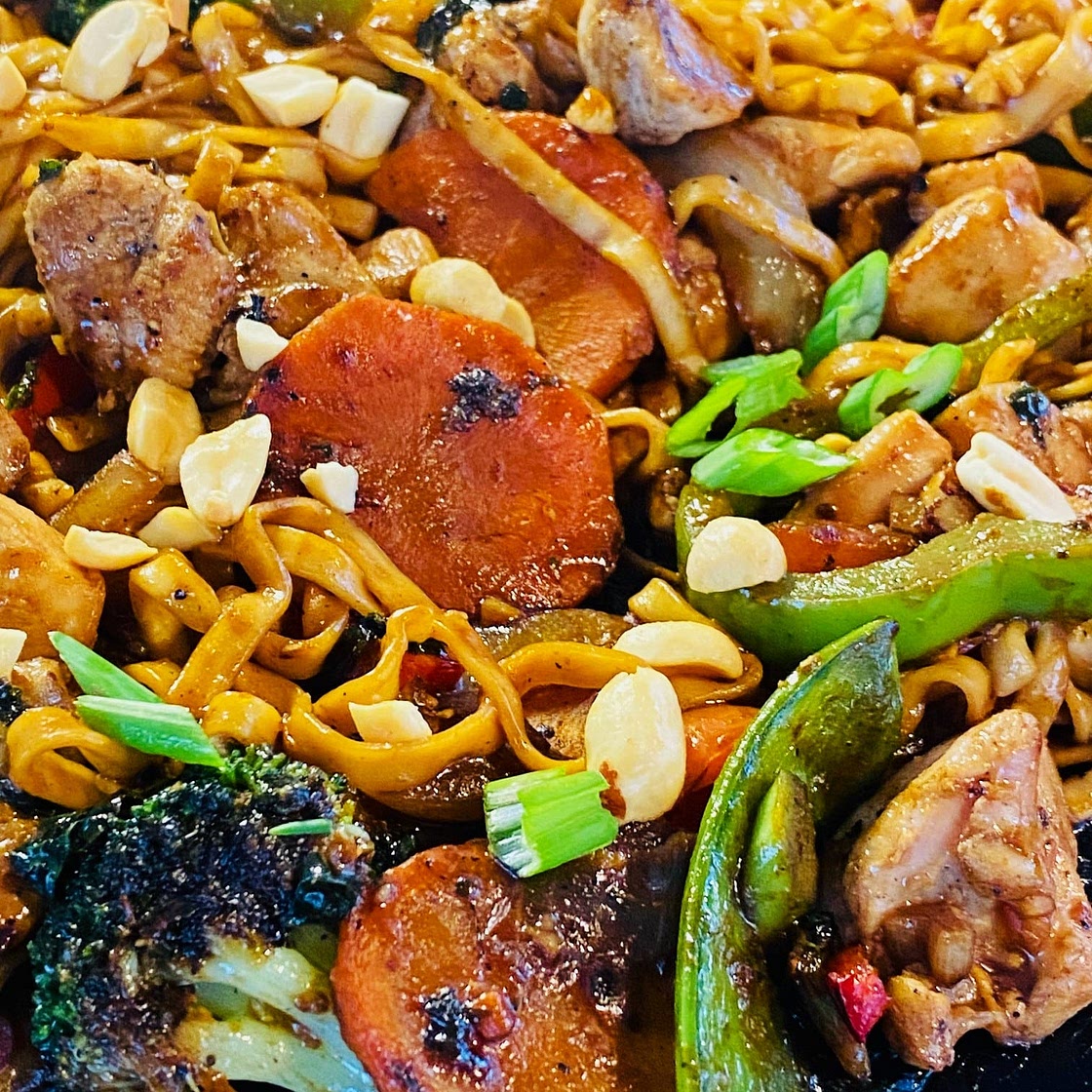 Blackstone Peanut Chicken Stir Fry